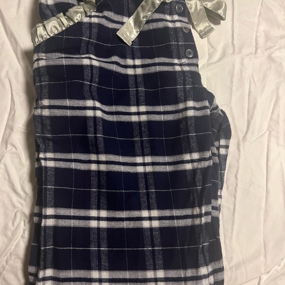 Women medium Dallas Cowboys PJ’s - Picture 5 of 5